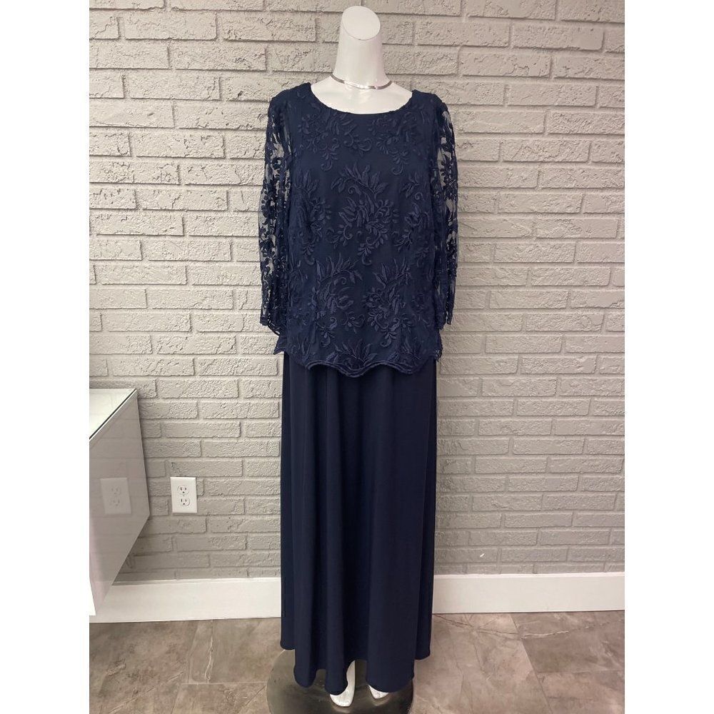 Alex Evening Long Sleeve Lace Gown Size 14
